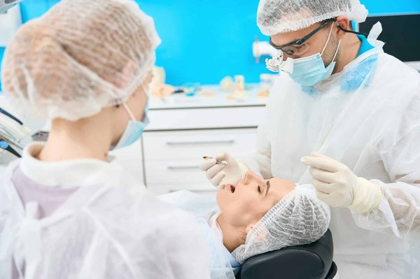 Les centres dentaires offrent-ils des services de scellement des sillons dentaires ?